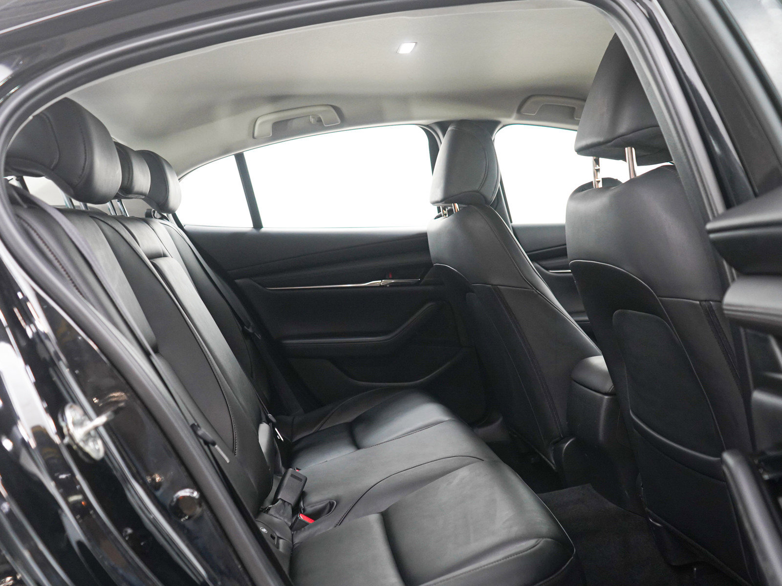 Used 2019 MAZDA MAZDA3 Sedan FWD image 12