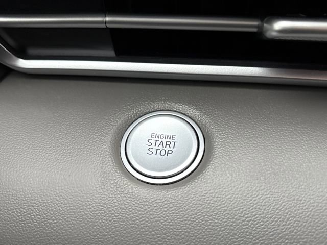 Used 2023 Hyundai Elantra SEL image 19