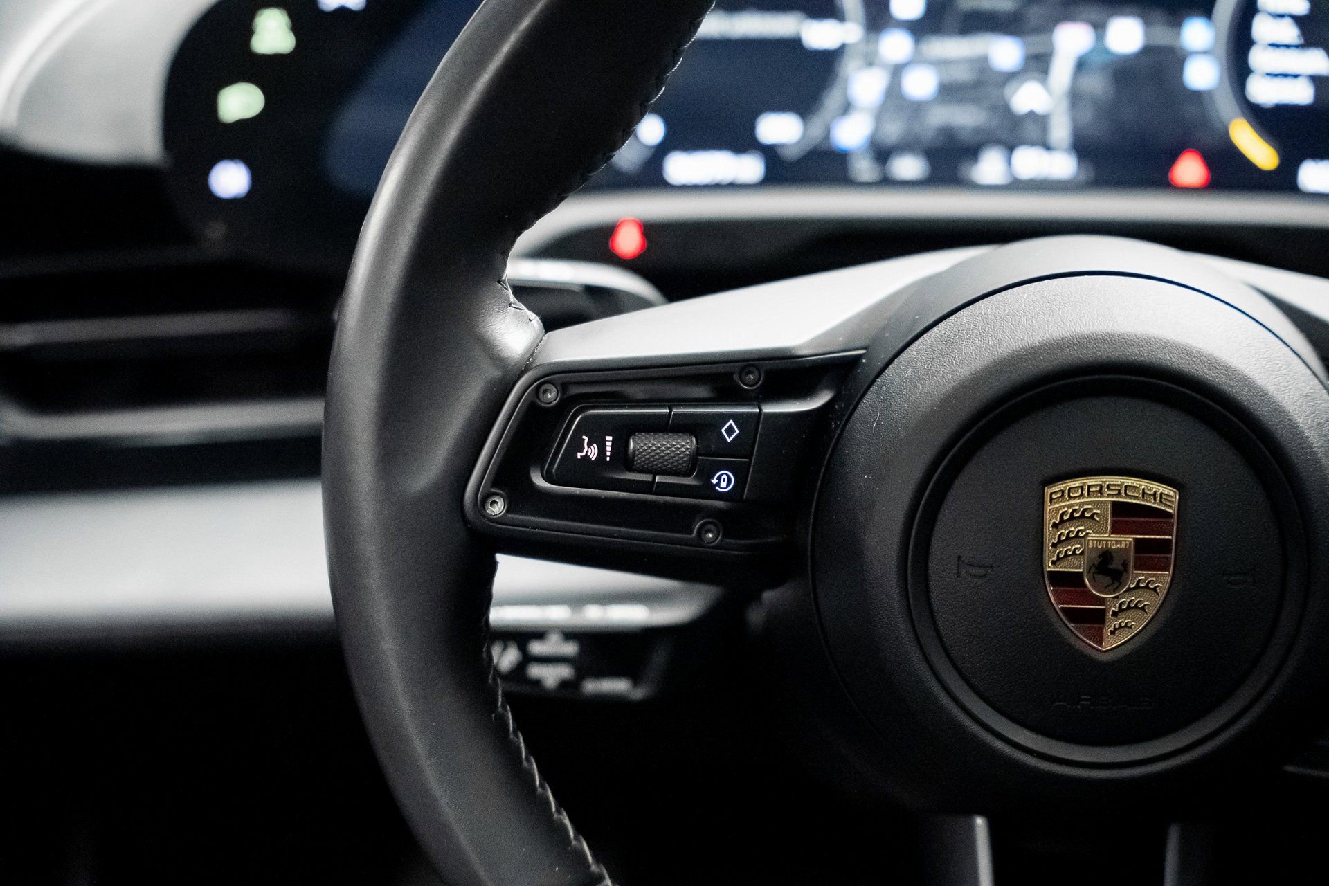Used 2022 Porsche Taycan image 42