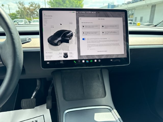 Used 2023 Tesla Model Y Long Range AWD/4WD image 18
