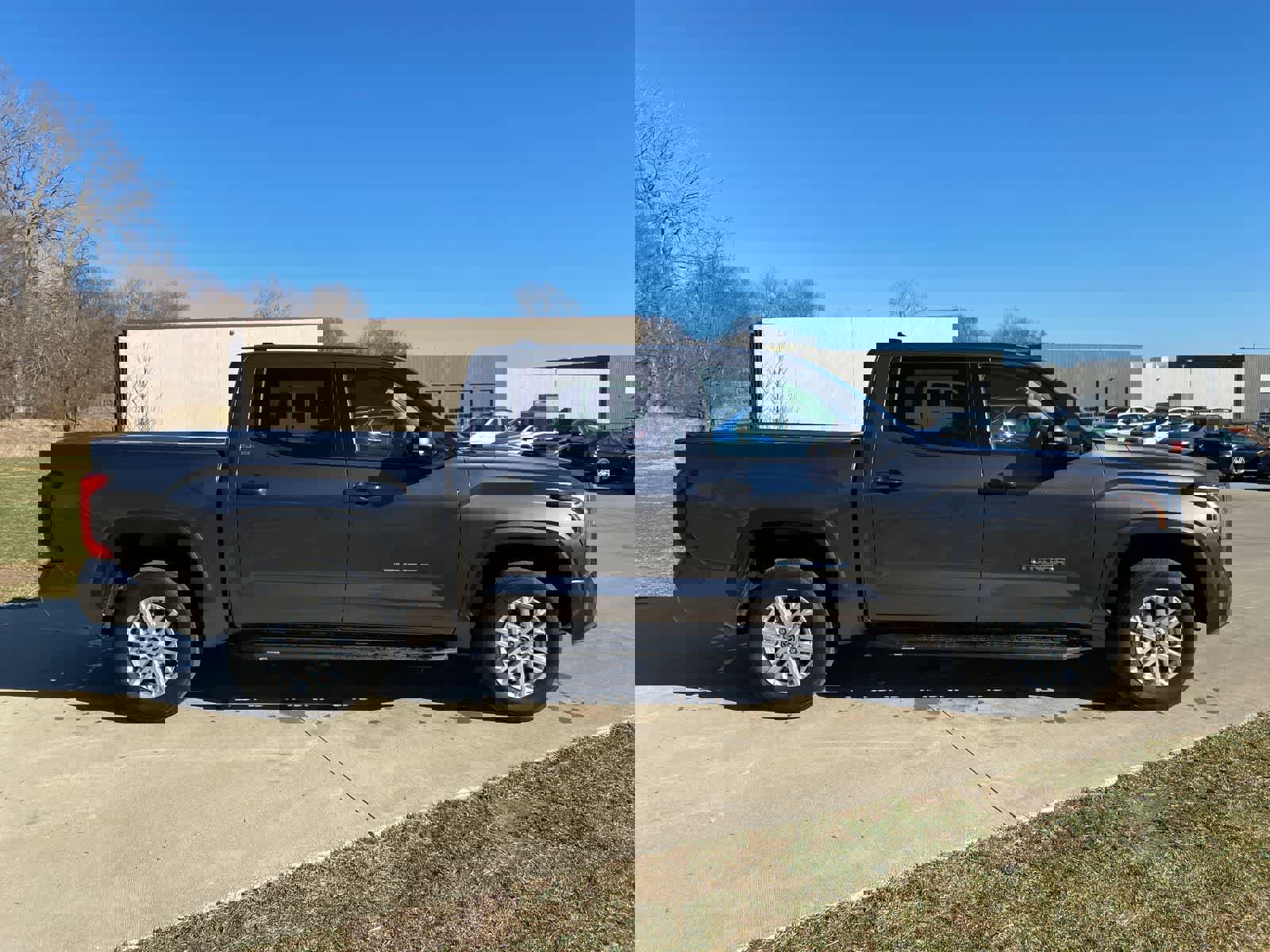 Used 2023 Toyota Tundra SR5 w/ SR5 Convenience Package image 7