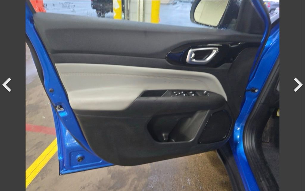 Used 2025 Jeep Compass Limited AWD/4WD image 10