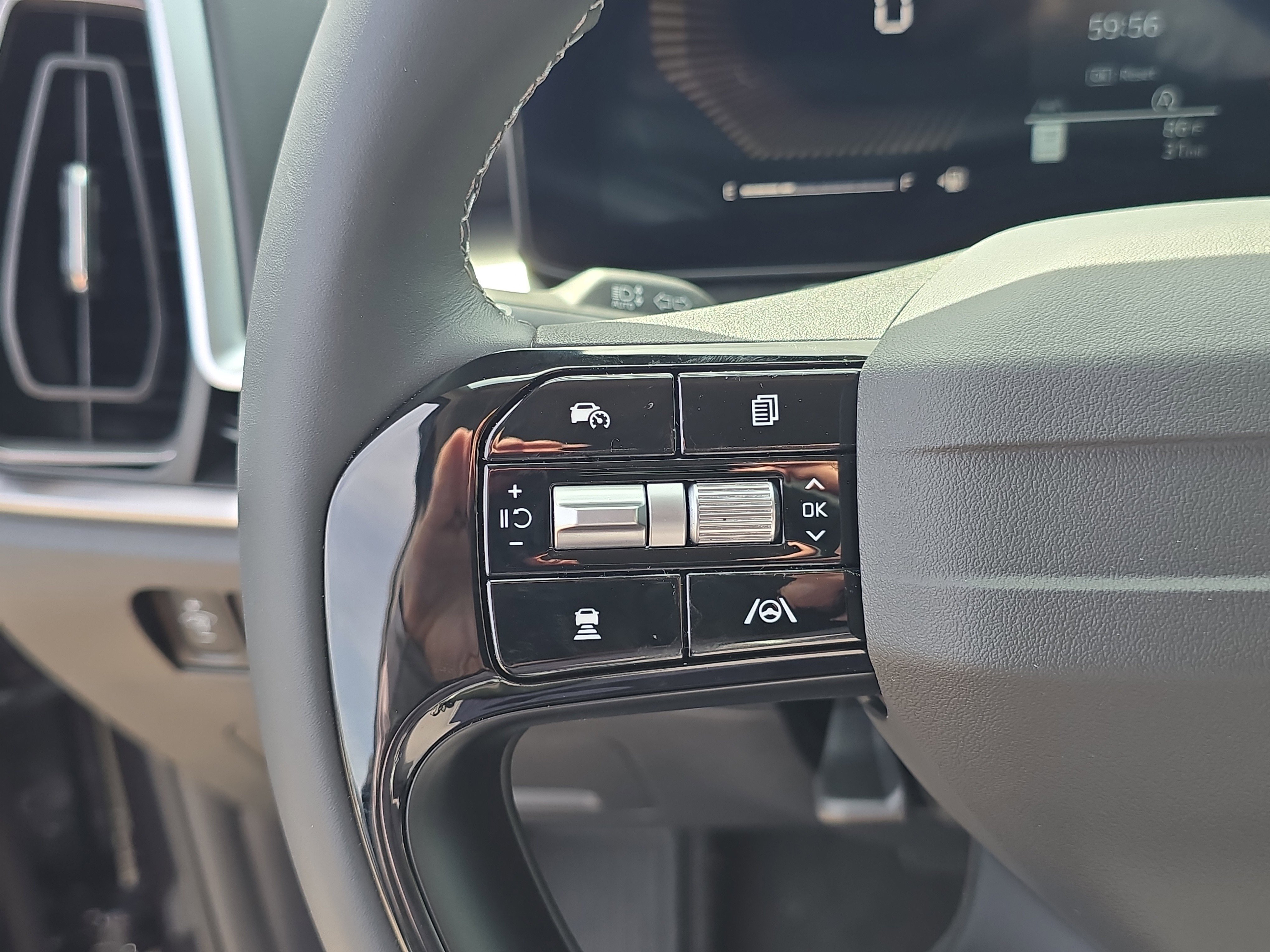 New 2026 Kia Sorento LX FWD image 30