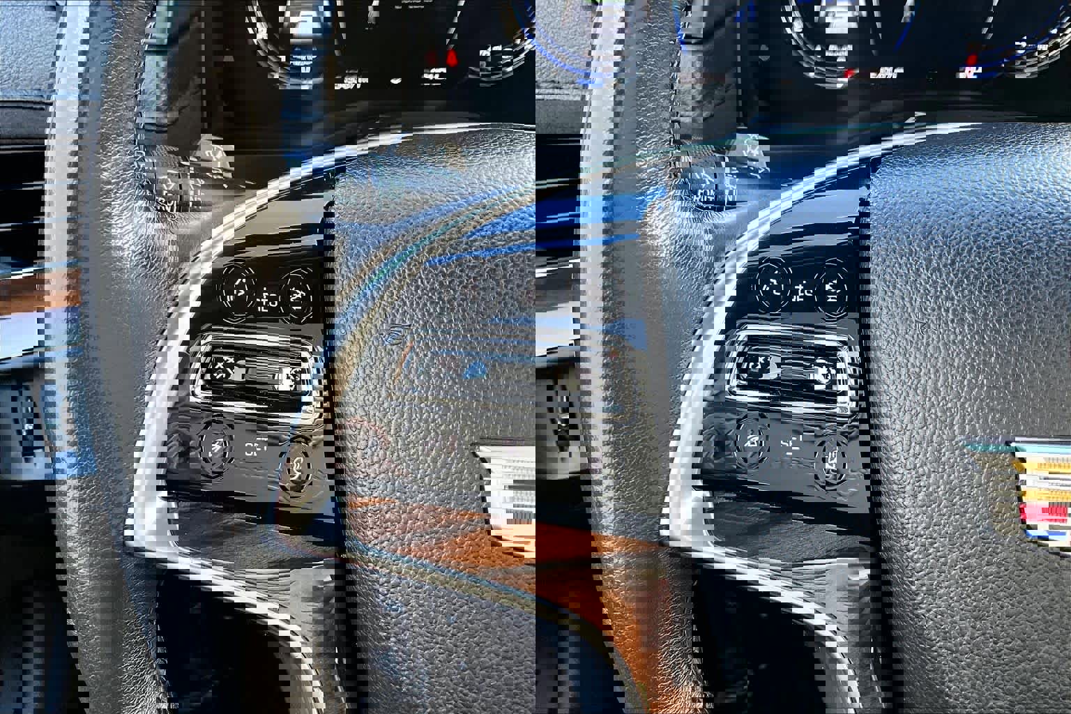 Used 2020 Cadillac Escalade Luxury image 24