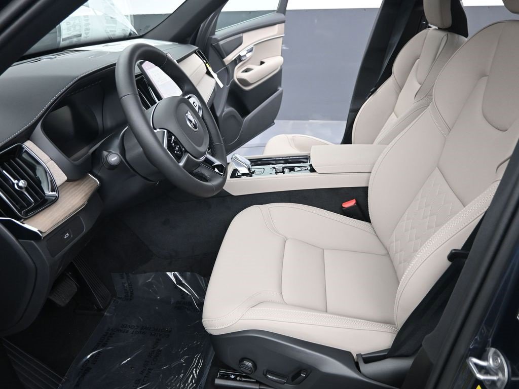 New 2026 Volvo XC90 B6 Plus w/ Protection Package Premier image 14