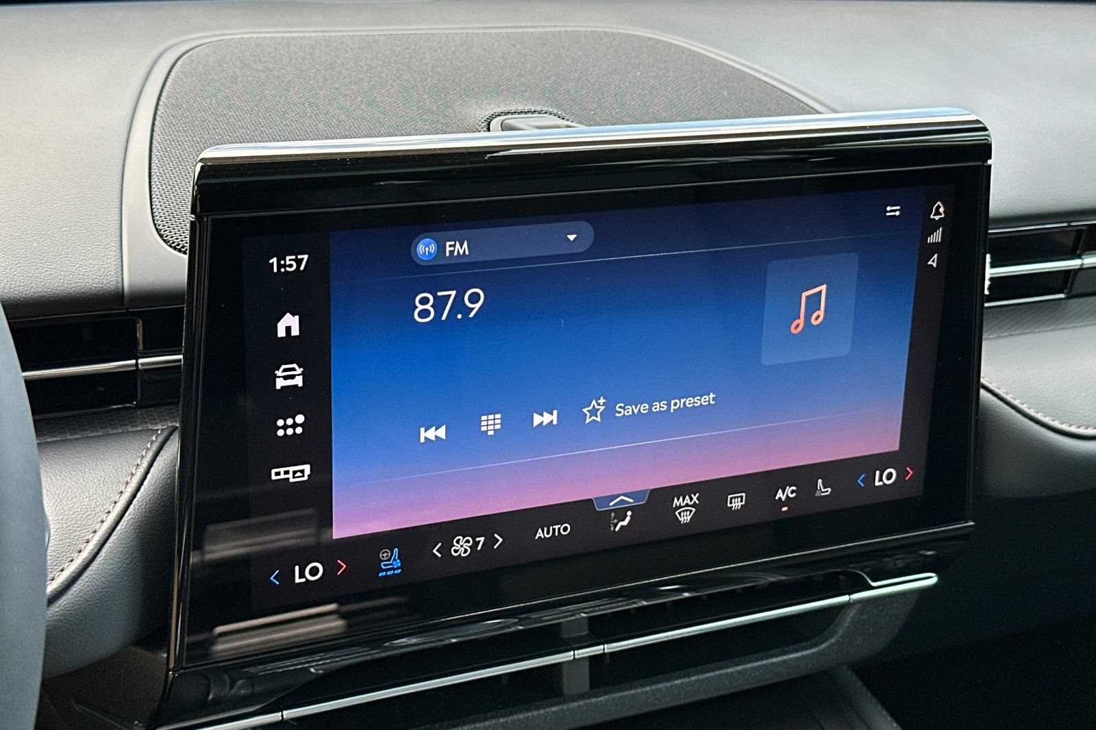 New 2026 Lincoln Nautilus Premier w/ Equipment Group 102A AWD/4WD image 17