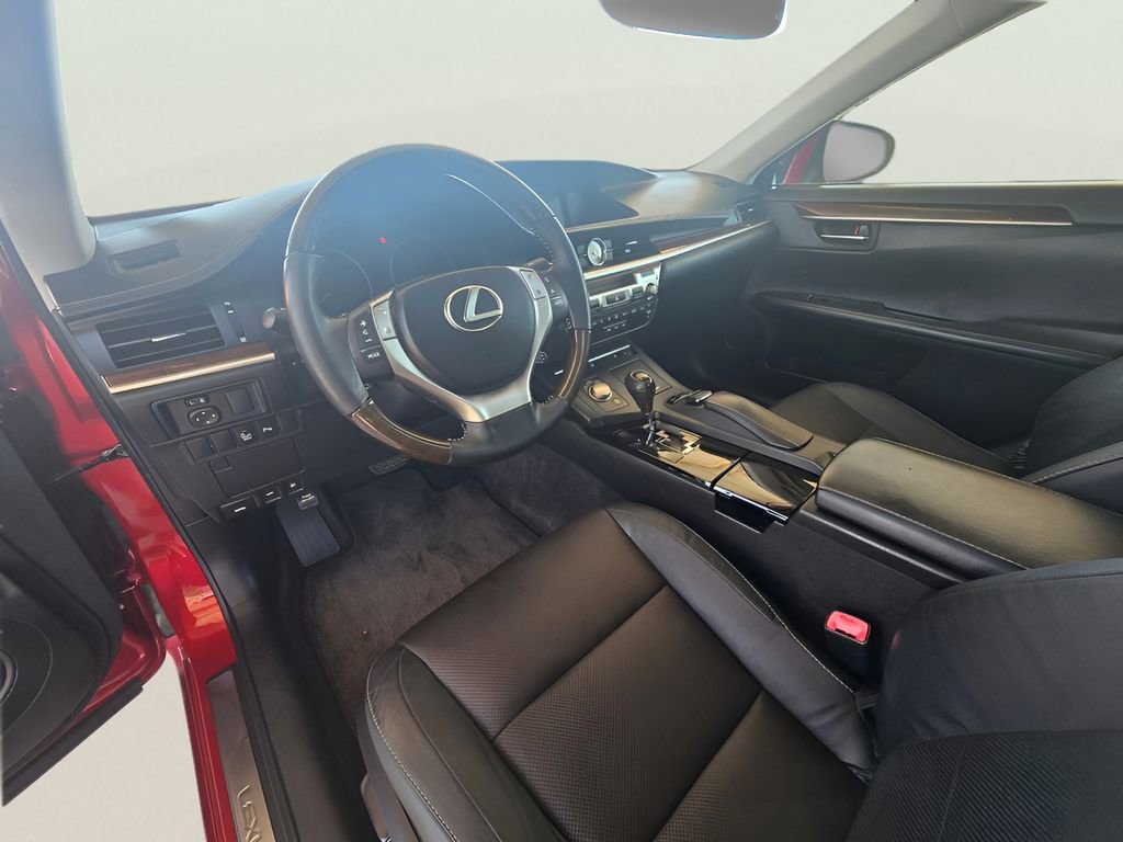 Used 2015 Lexus ES 350 w/ Luxury Package FWD image 34