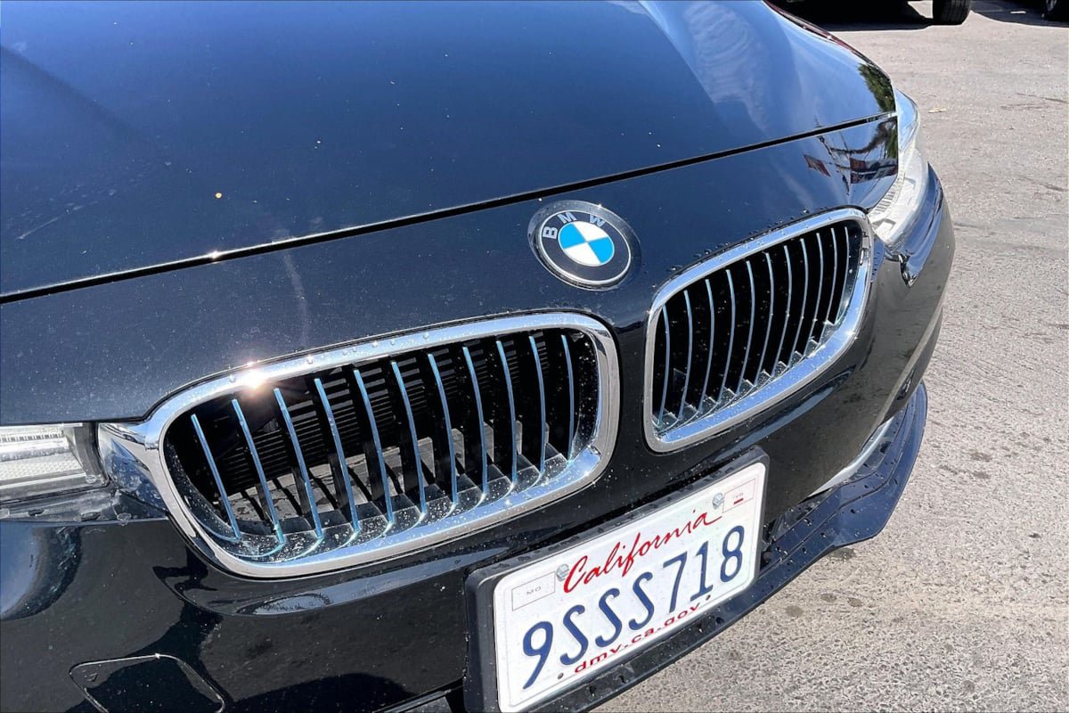 Used 2018 BMW 330e w/ Convenience Package RWD image 28