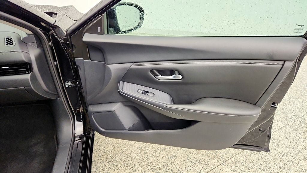 Used 2024 Nissan Sentra SV FWD image 23