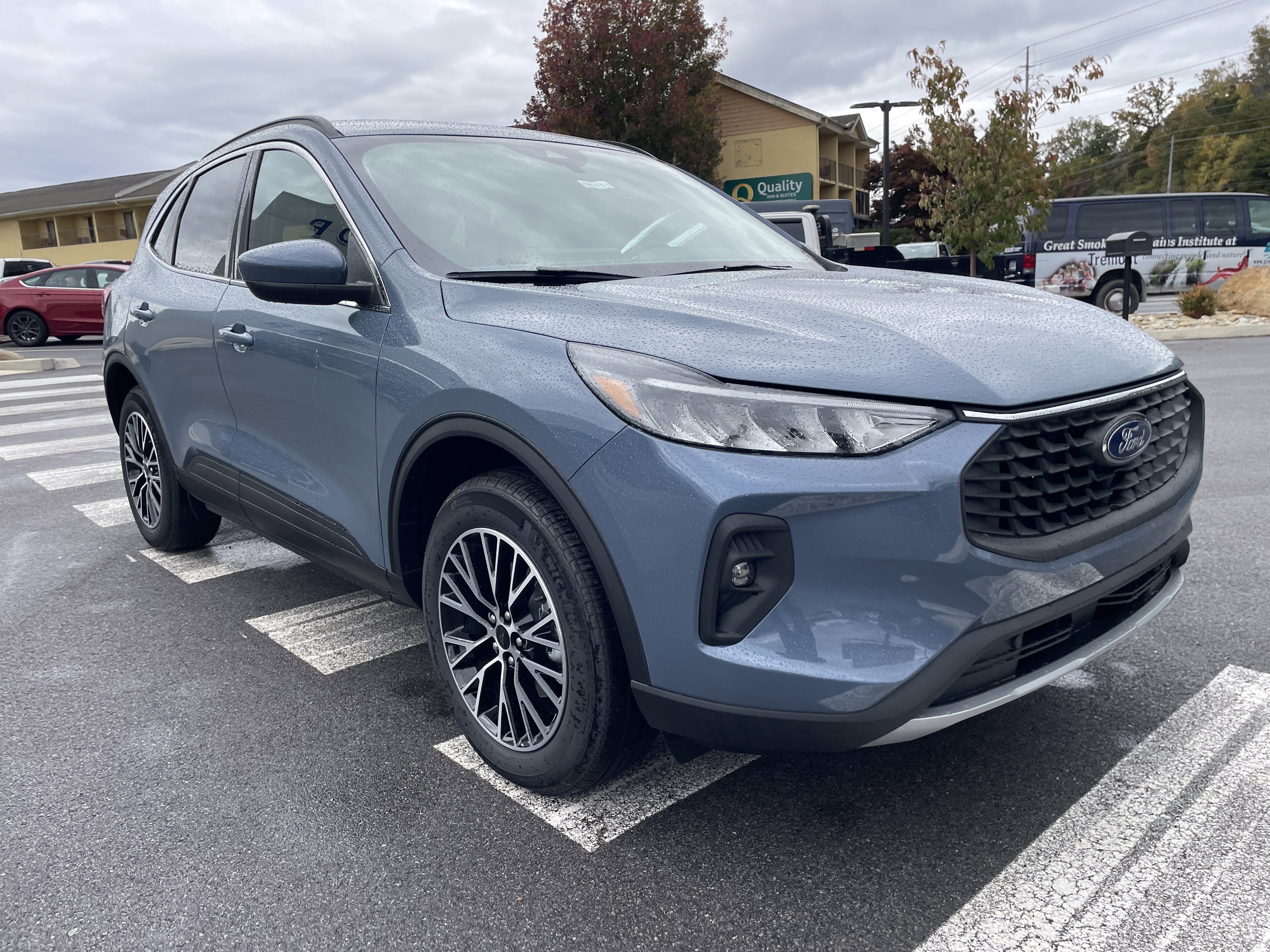 New 2026 Ford Escape SE image 3