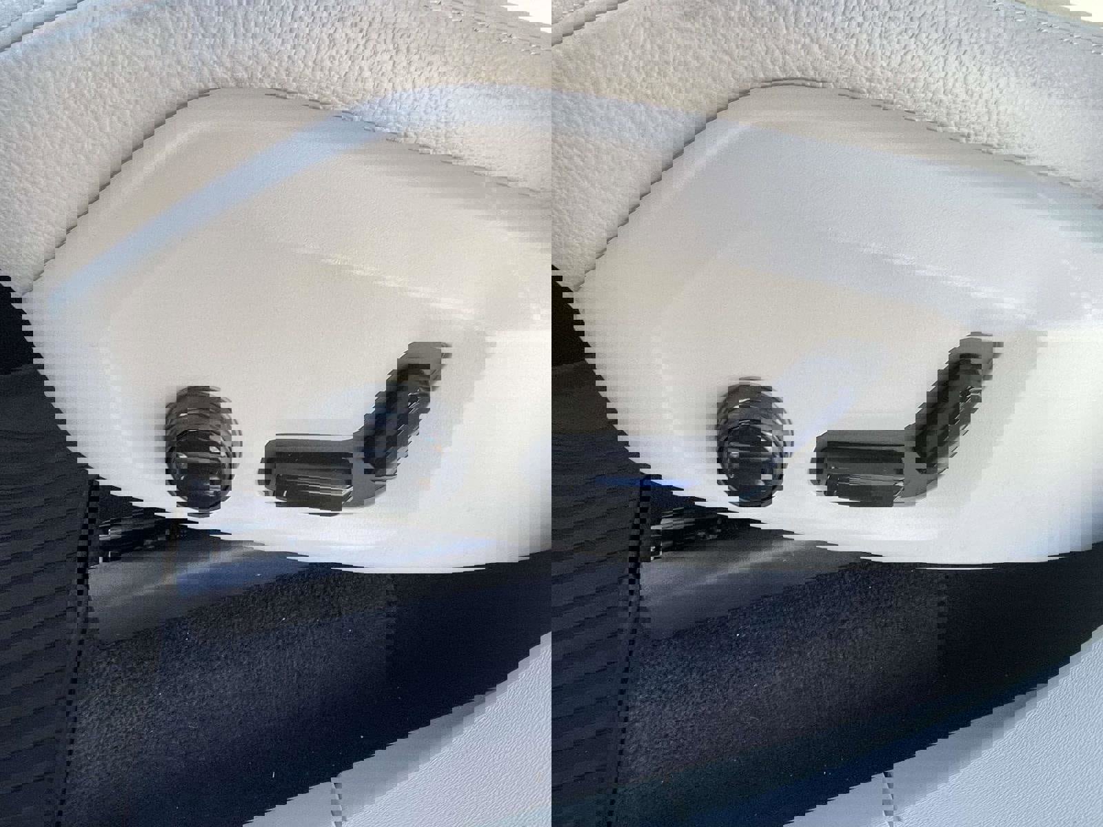 Certified 2024 Volvo XC90 T8 Plus w/ Protection Package Premier image 16