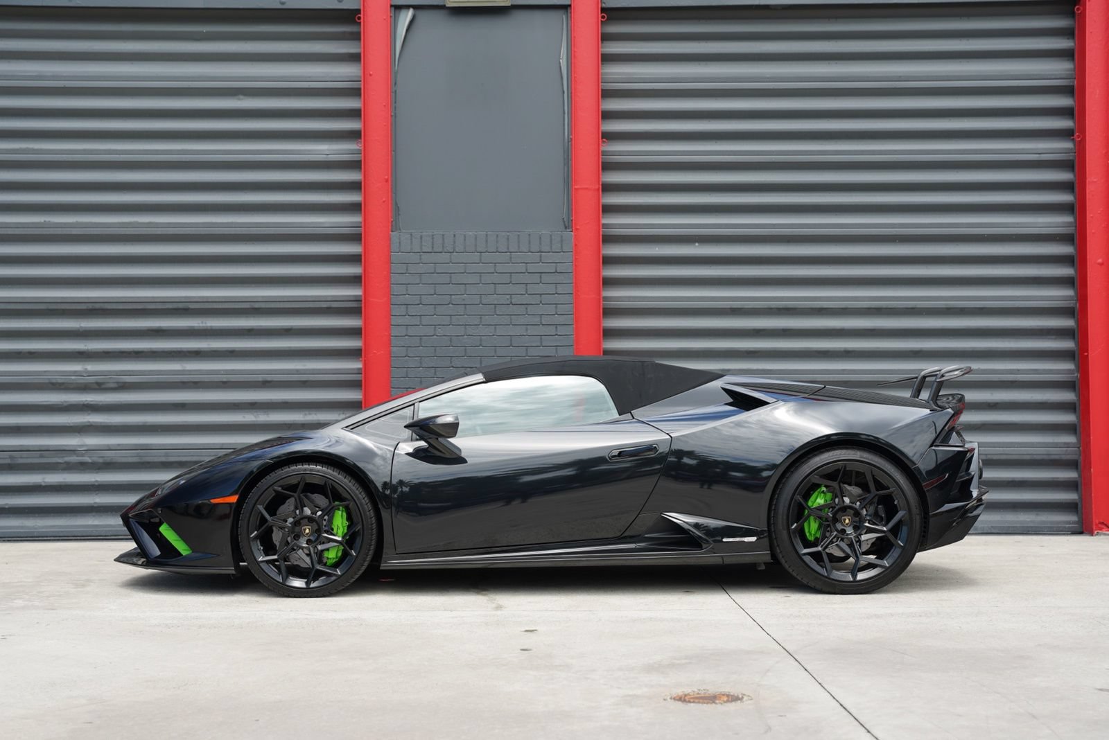 Used 2021 Lamborghini Huracan EVO RWD image 6