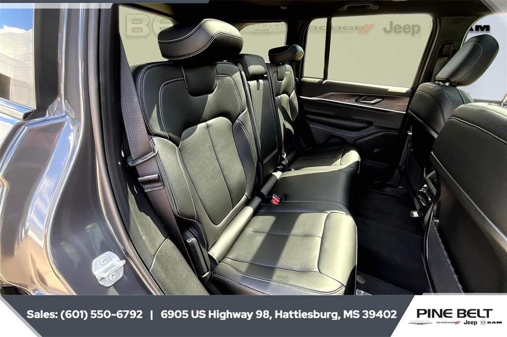 New 2025 Jeep Grand Cherokee Limited image 8