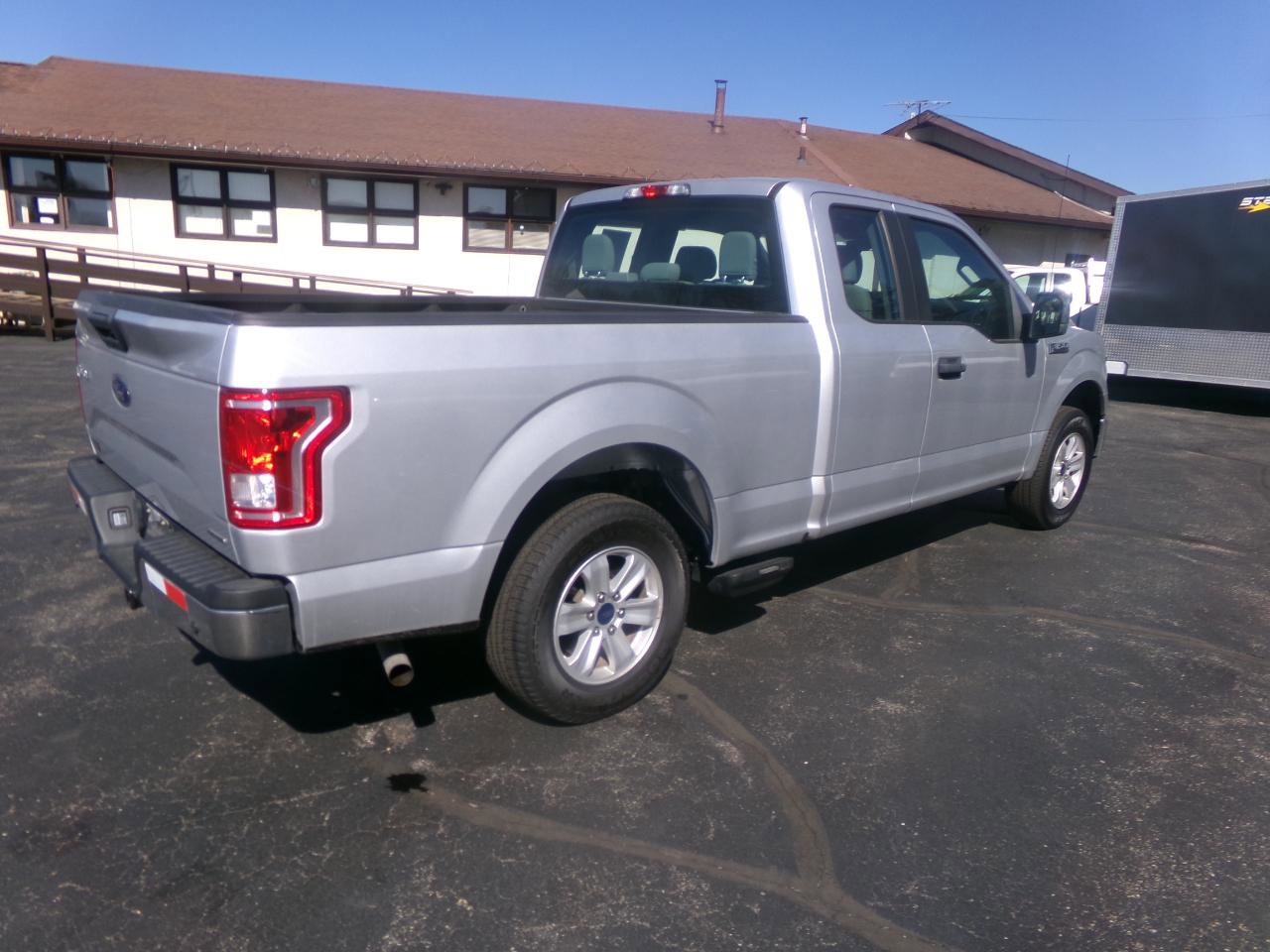 Used 2017 Ford F150 XL w/ Equipment Group 101A Mid RWD image 3