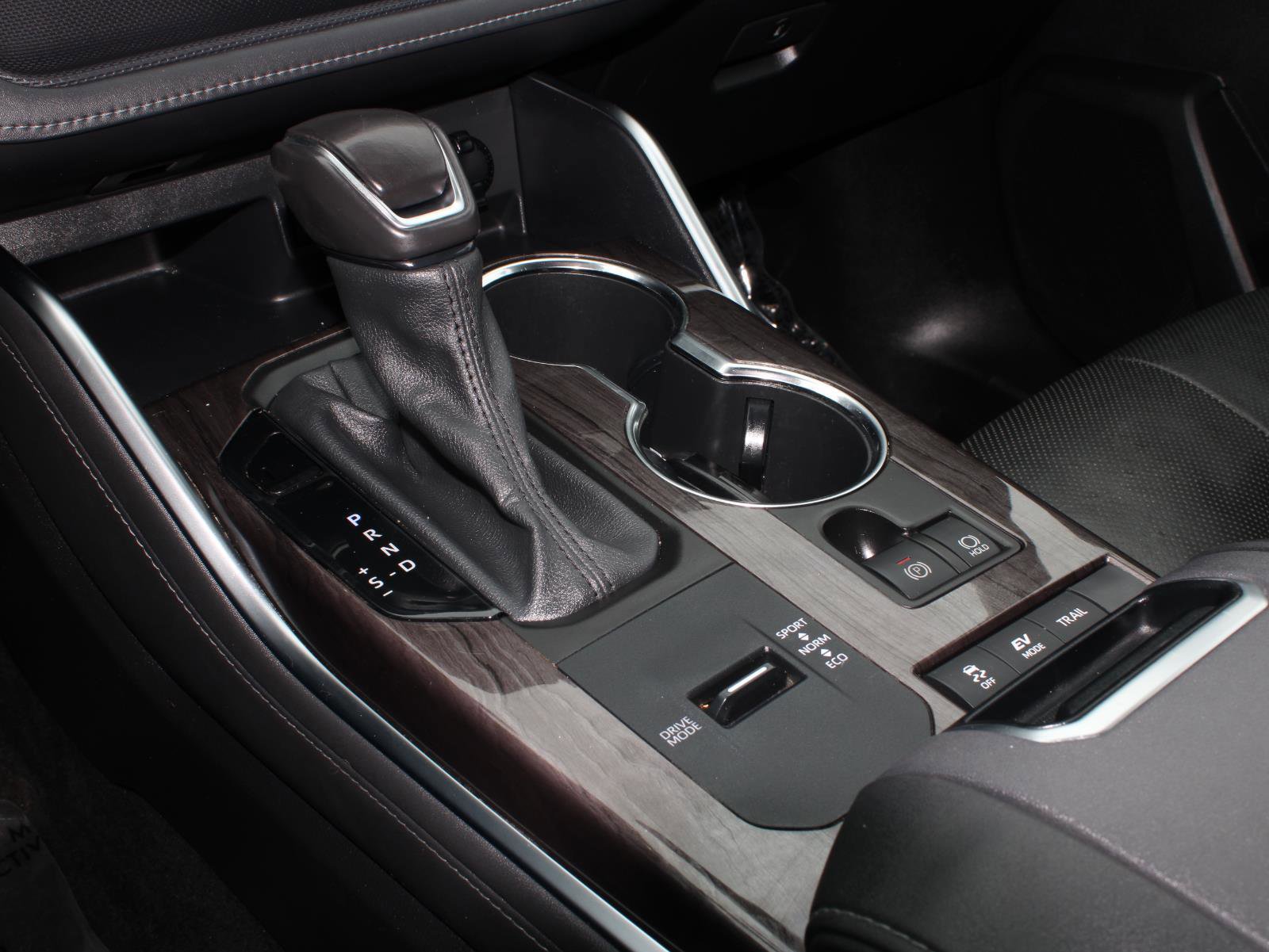 Used 2021 Toyota Highlander Limited image 14