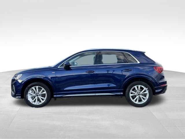 Certified 2025 Audi Q3 2.0T Premium w/ Convenience Package image 4