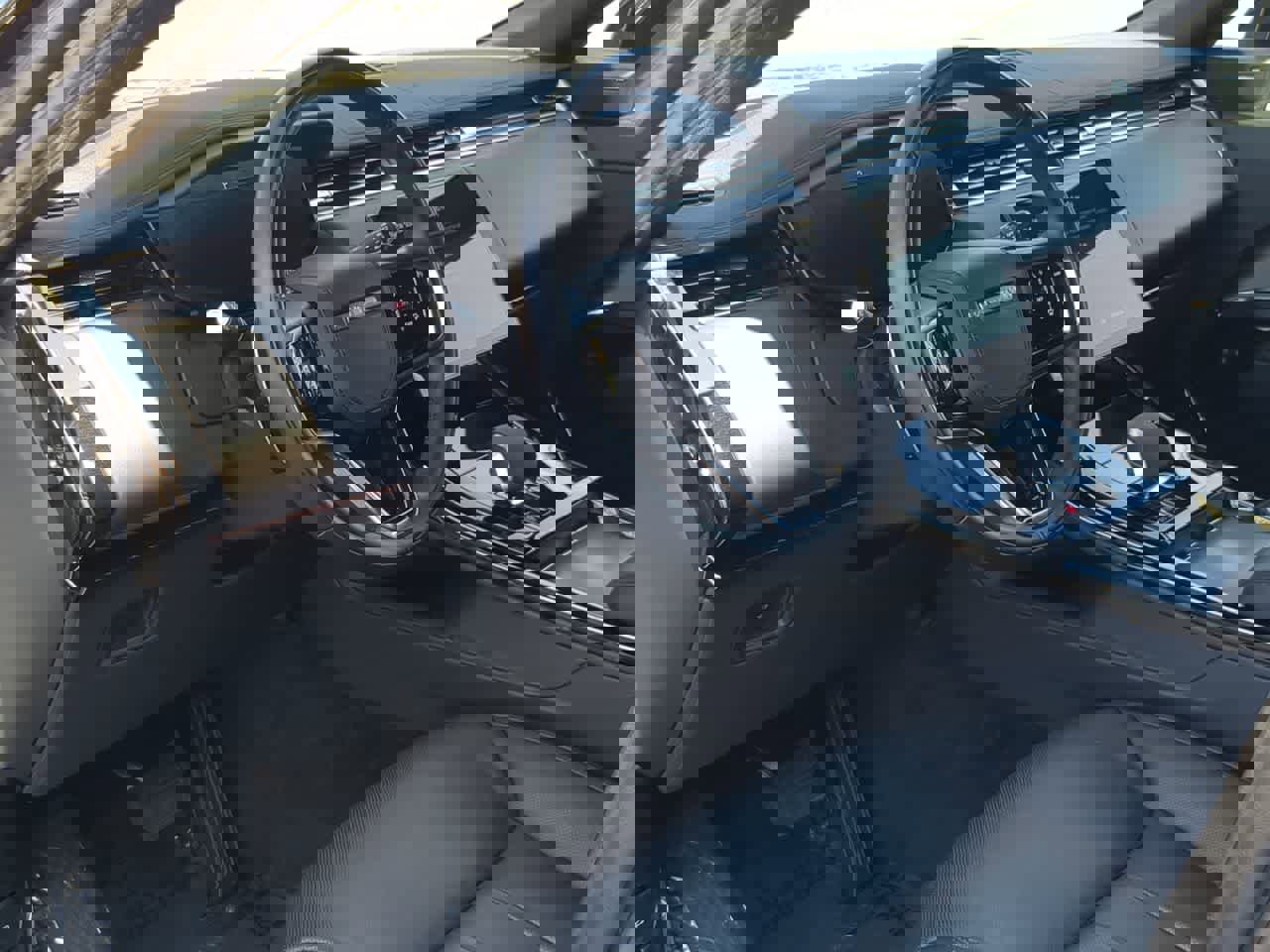 Used 2025 Land Rover Range Rover Sport SE image 10