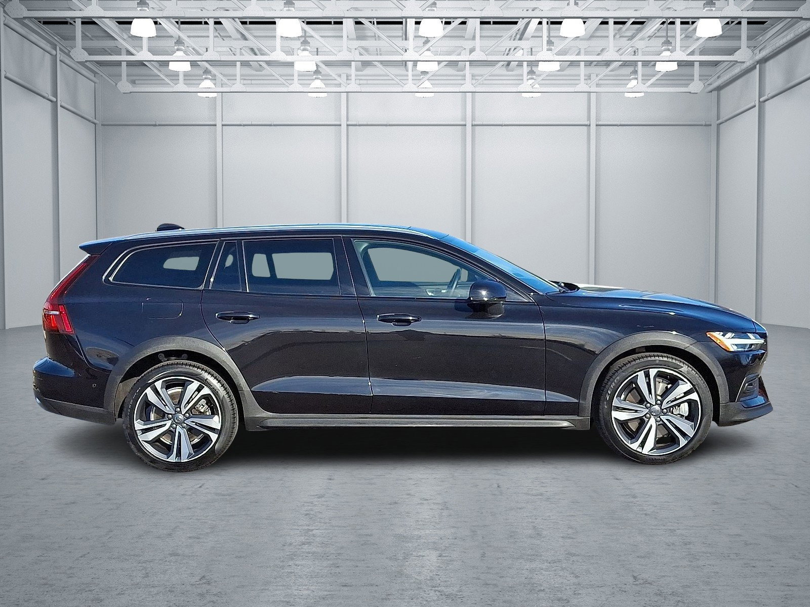 Used 2024 Volvo V60 B5 Cross Country Plus w/ Protection Package Premier image 7