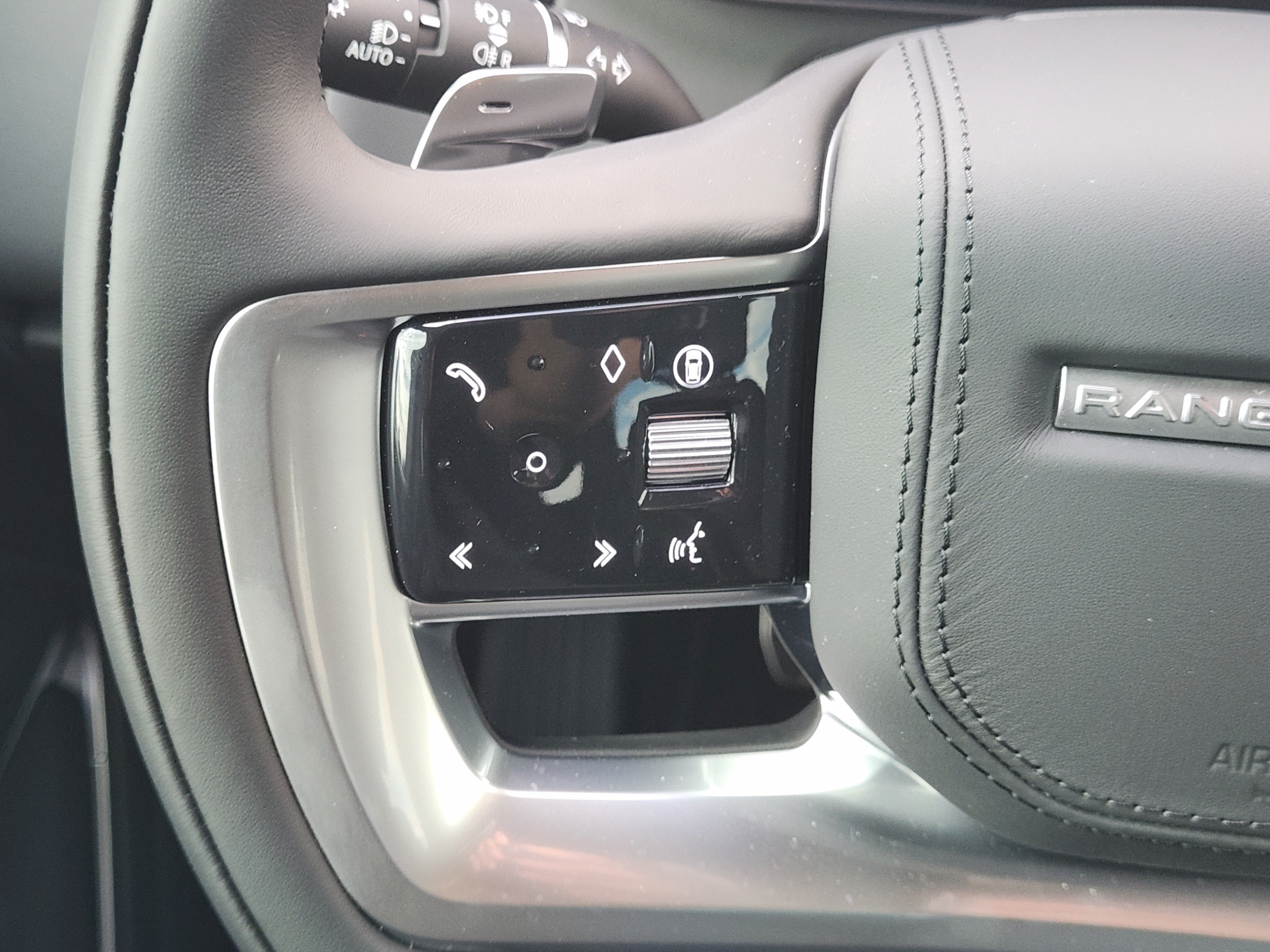 New 2027 Land Rover Range Rover SE AWD/4WD image 22