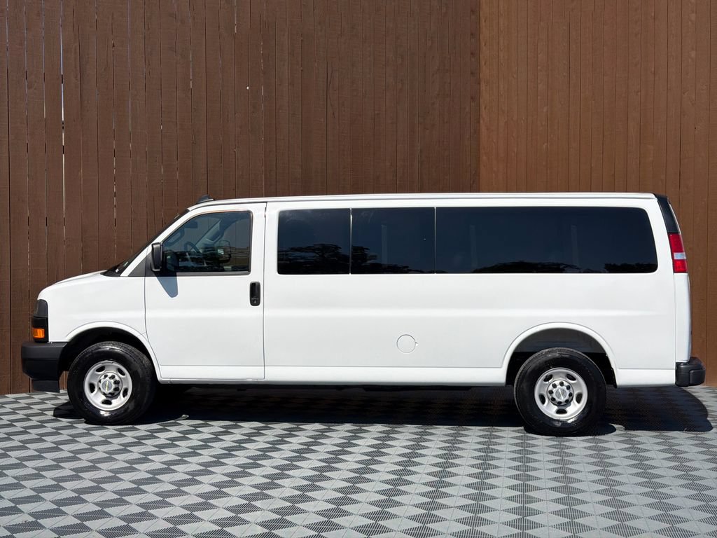 Used 2025 Chevrolet Express 3500 LS RWD image 13