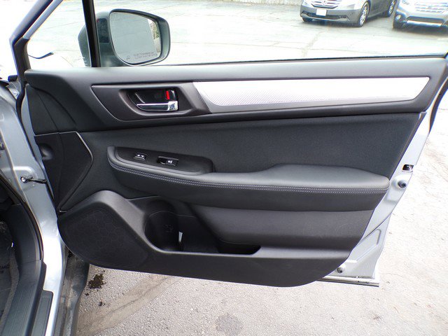 Used 2019 Subaru Outback 2.5i Premium image 18