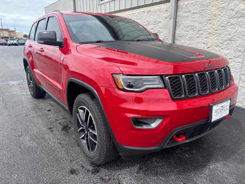 Used 2020 Jeep Grand Cherokee Trailhawk w/ Trailhawk Luxury Group AWD/4WD image 2