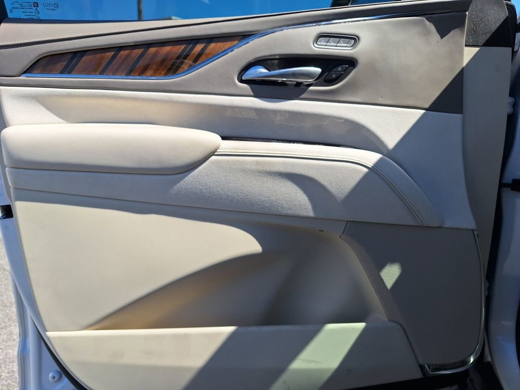 Certified 2023 Cadillac Escalade Premium Luxury Platinum w/ LPO, Radiant Package image 35