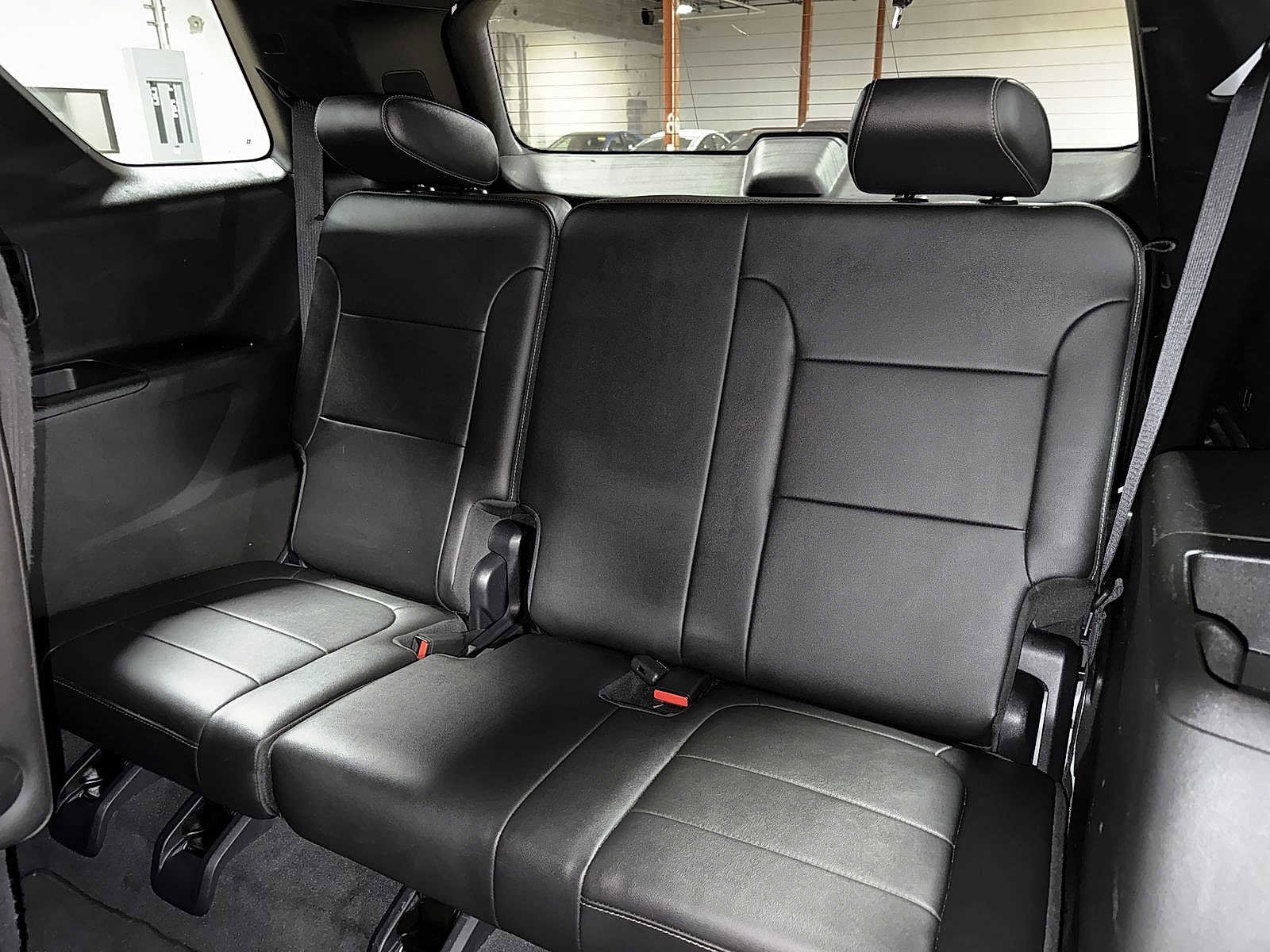 Used 2023 Chevrolet Traverse LT FWD image 18