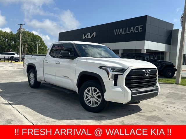 Used 2022 Toyota Tundra SR5 w/ SR5 Premium Package AWD/4WD video 1