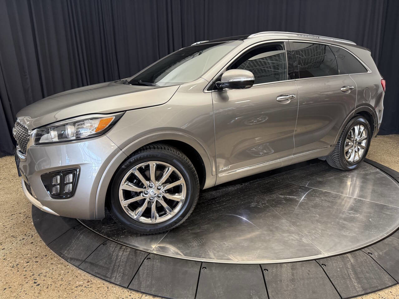 Used 2017 Kia Sorento SX image 12