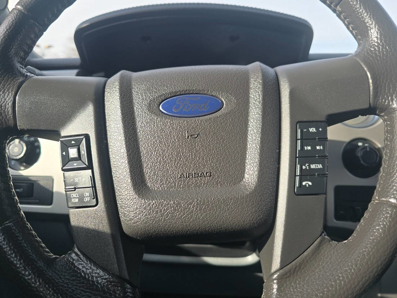 Used 2013 Ford F150 Lariat w/ Lariat Chrome Pkg image 30