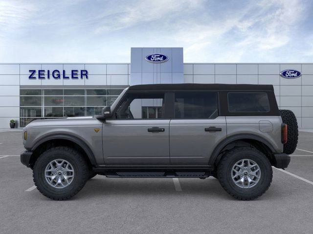 New 2025 Ford Bronco Badlands image 3