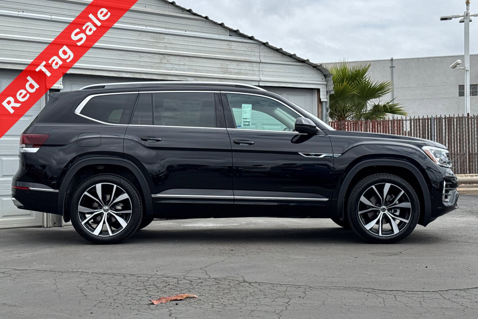 New 2025 Volkswagen Atlas SEL Premium R-Line image 4