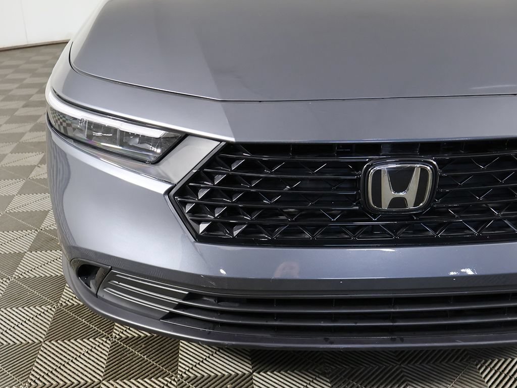 Used 2025 Honda Accord SE image 11