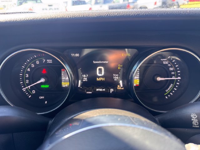 Used 2022 Jeep Wrangler Unlimited Sahara w/ Cold Weather Group AWD/4WD image 29