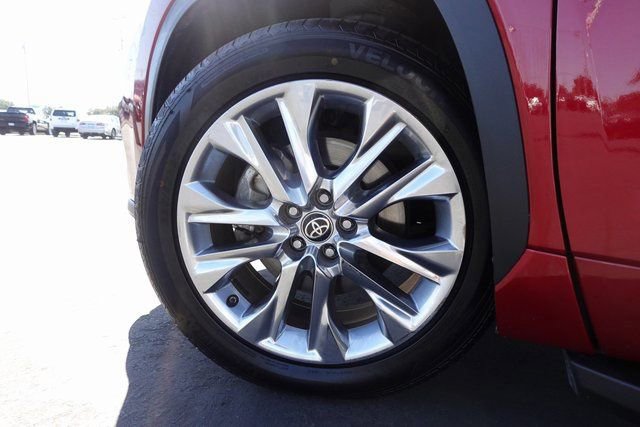 Used 2022 Toyota Highlander Limited image 12