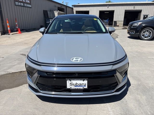 Used 2024 Hyundai Sonata Limited FWD image 2