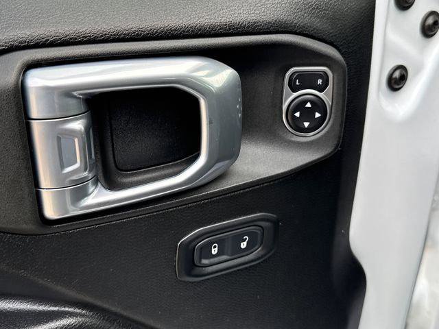 Certified 2021 Jeep Gladiator Willys image 21