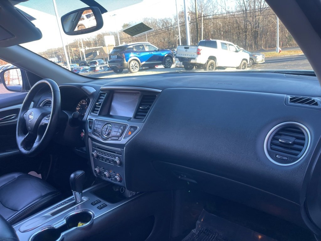 Used 2018 Nissan Pathfinder SL w/ Midnight Edition Package image 11