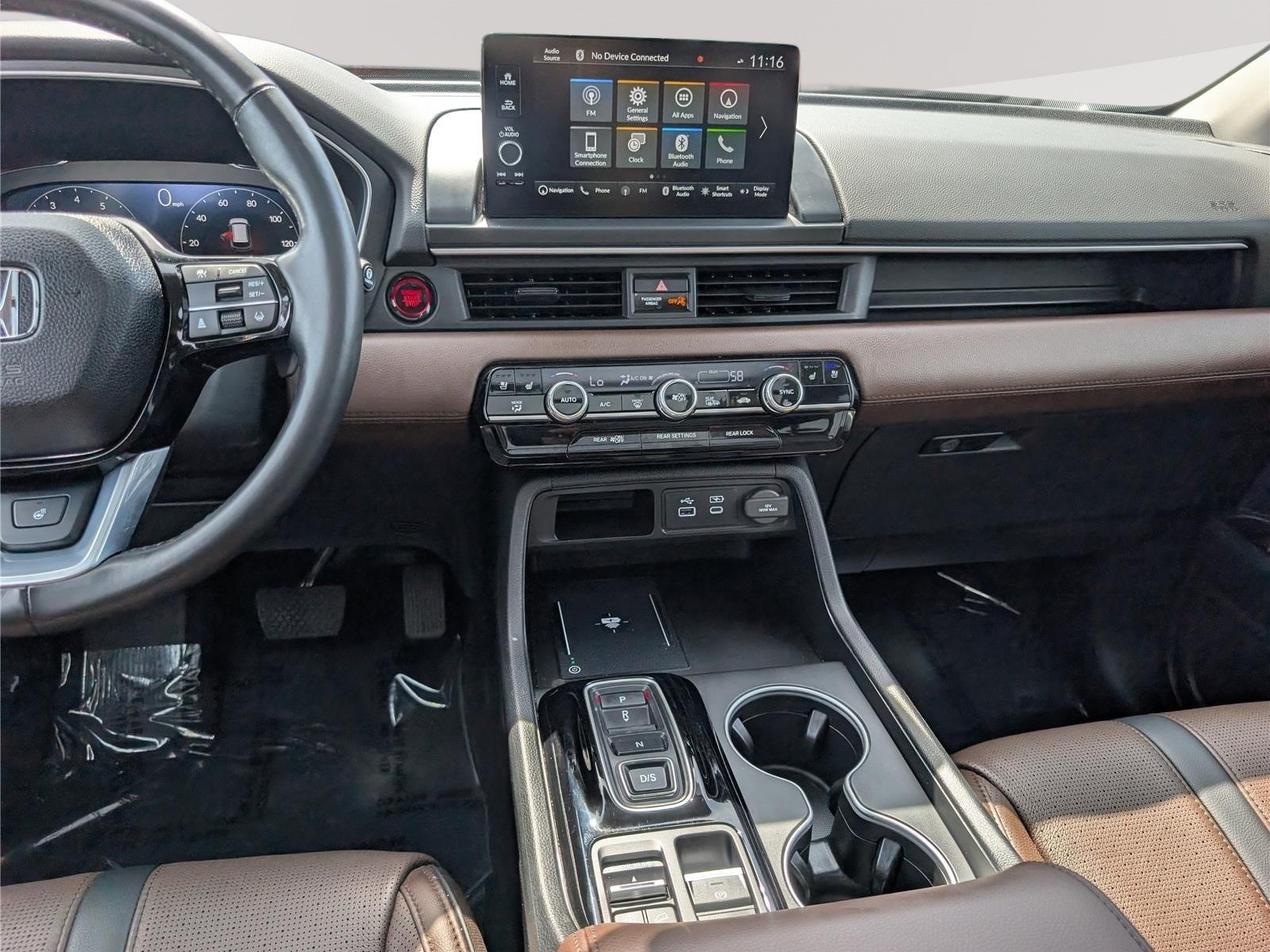 Used 2025 Honda Pilot Elite image 21