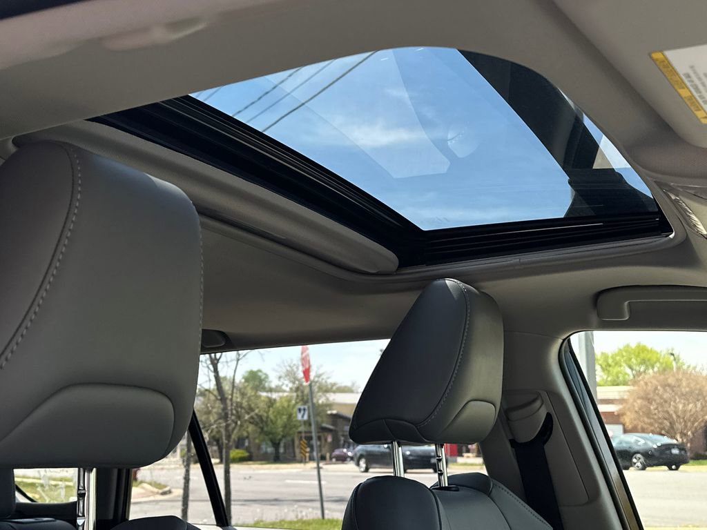 Used 2022 Toyota RAV4 XLE Premium image 8