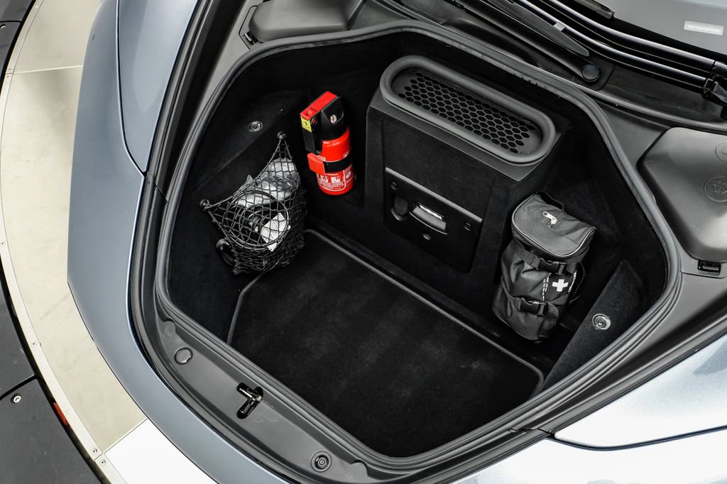 Used 2018 McLaren 720S Performance RWD image 38