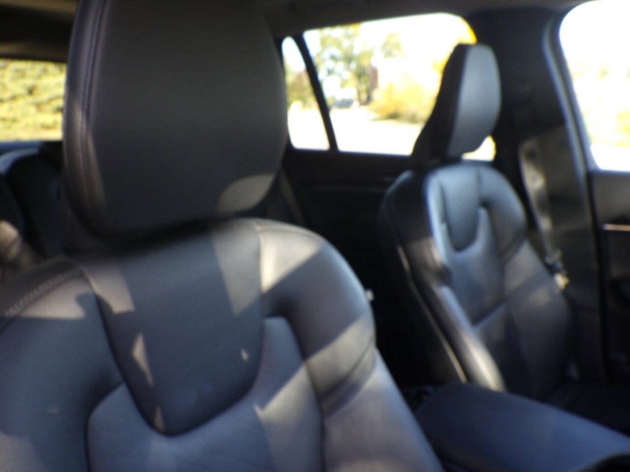 Used 2019 Volvo XC90 T5 Momentum w/ Multimedia Package AWD/4WD image 15