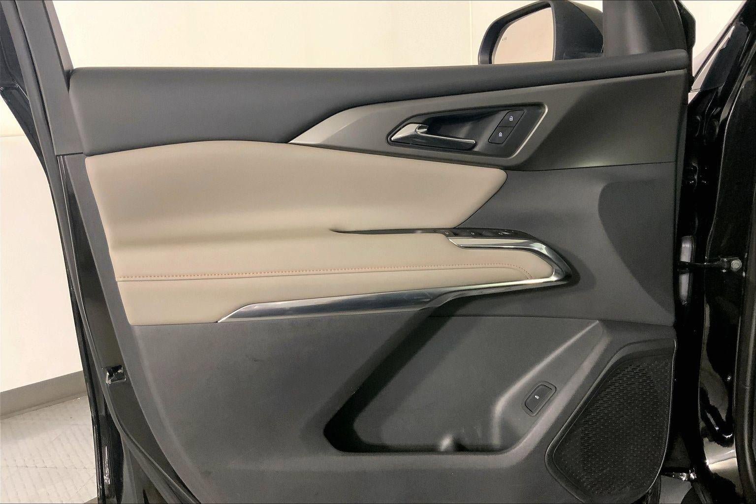 Used 2025 Chevrolet Traverse LT image 25