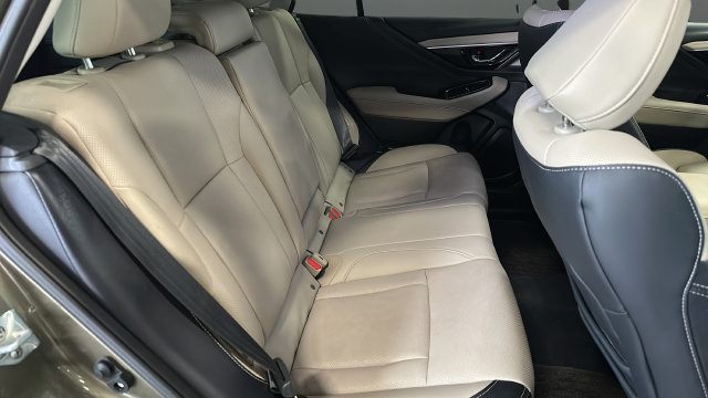Used 2025 Subaru Outback Limited AWD/4WD image 24