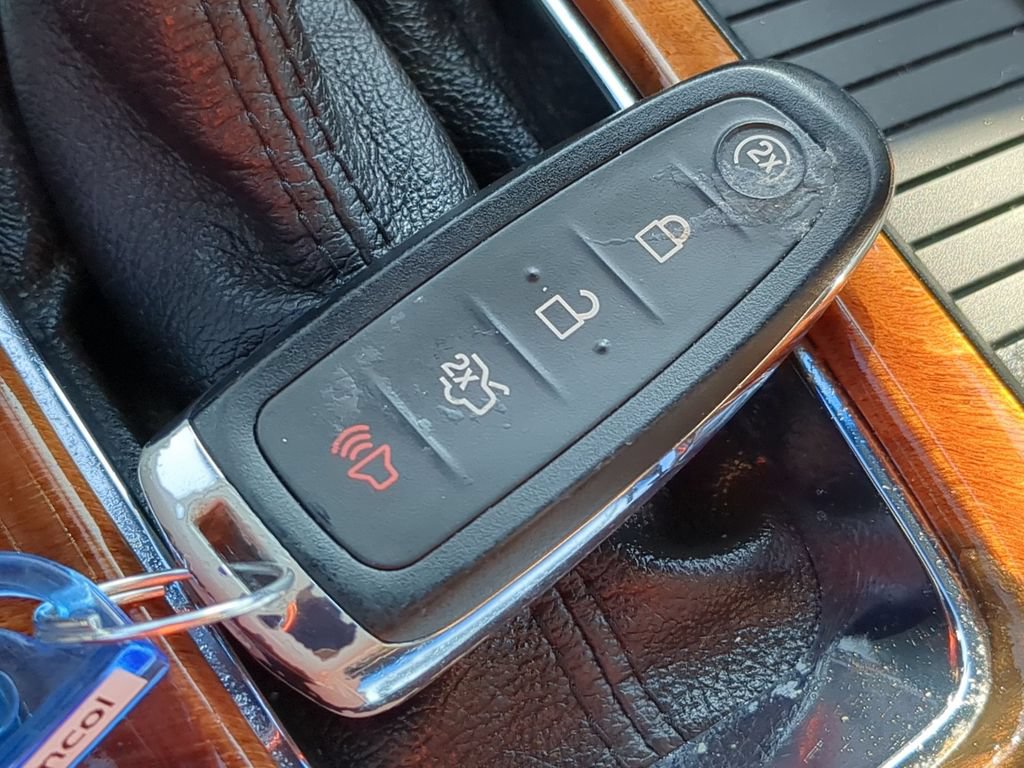 Used 2015 Lincoln MKS AWD w/ Equipment Group 201A image 37