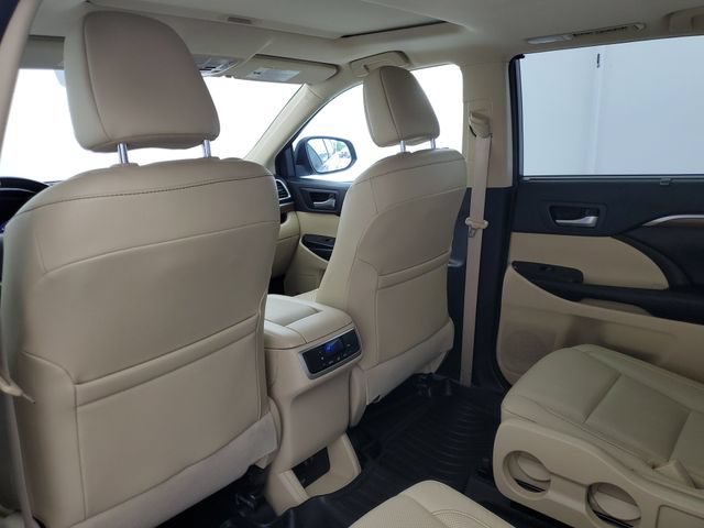 Used 2018 Toyota Highlander Limited FWD image 16