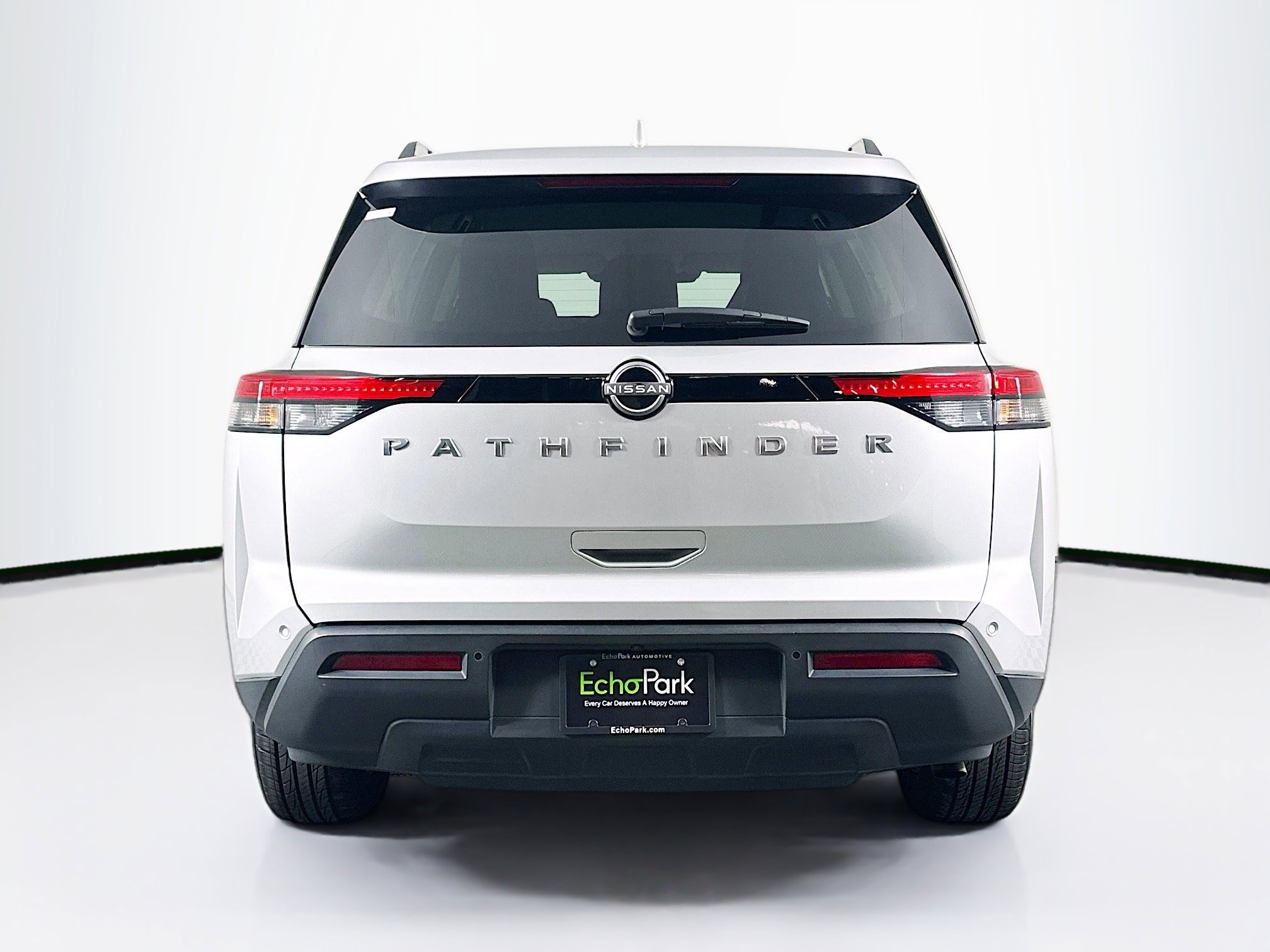 Used 2025 Nissan Pathfinder SV image 7