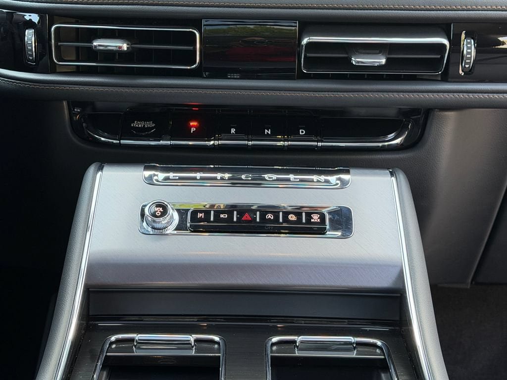 New 2027 Lincoln Aviator AWD w/ Jet Appearance Package image 12