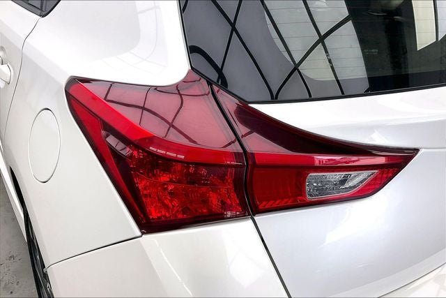 Used 2018 Toyota Corolla iM w/ All-Weather Mat Package FWD image 26
